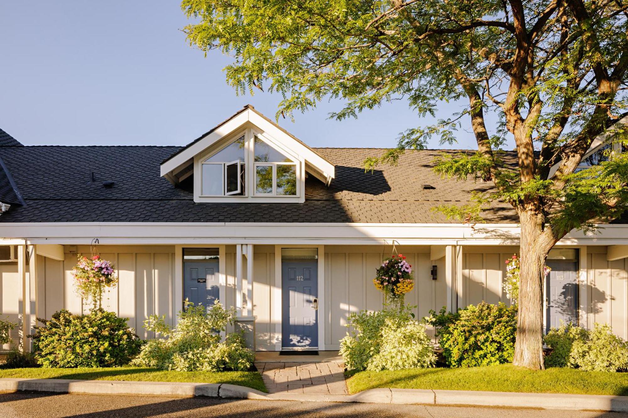 Balcomo, A Ramada By Wyndham Penticton Exteriér fotografie
