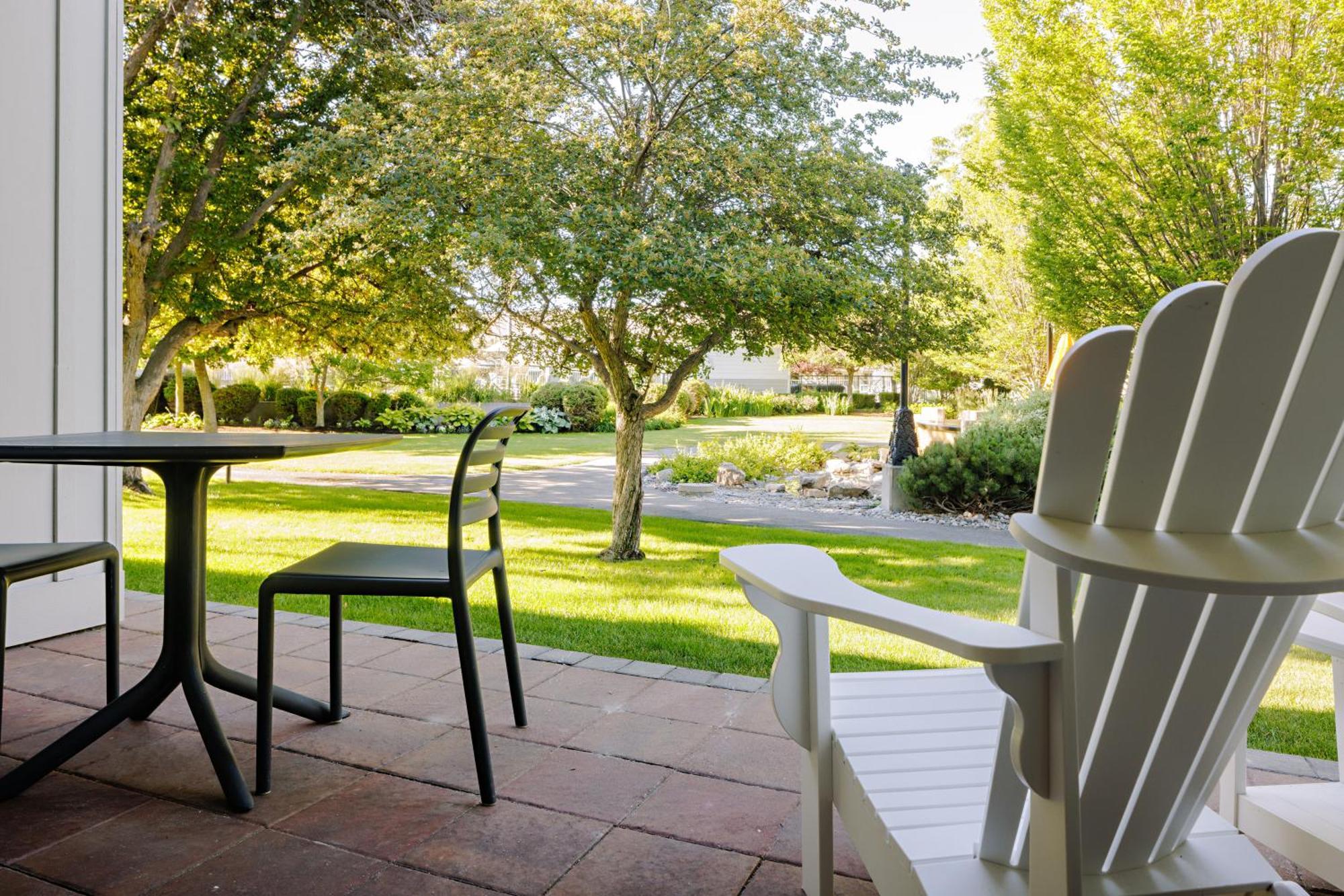 Balcomo, A Ramada By Wyndham Penticton Exteriér fotografie