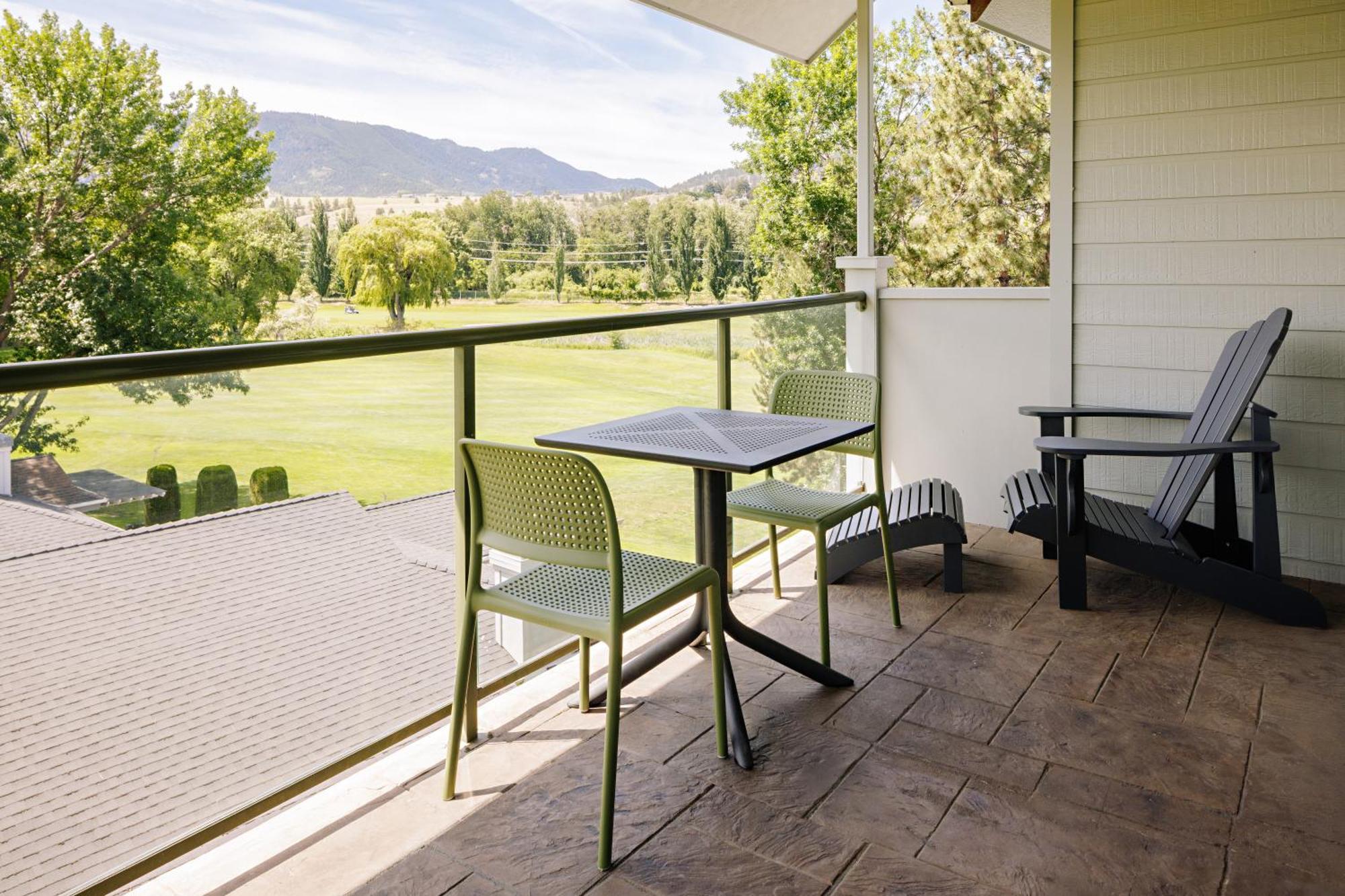 Balcomo, A Ramada By Wyndham Penticton Exteriér fotografie