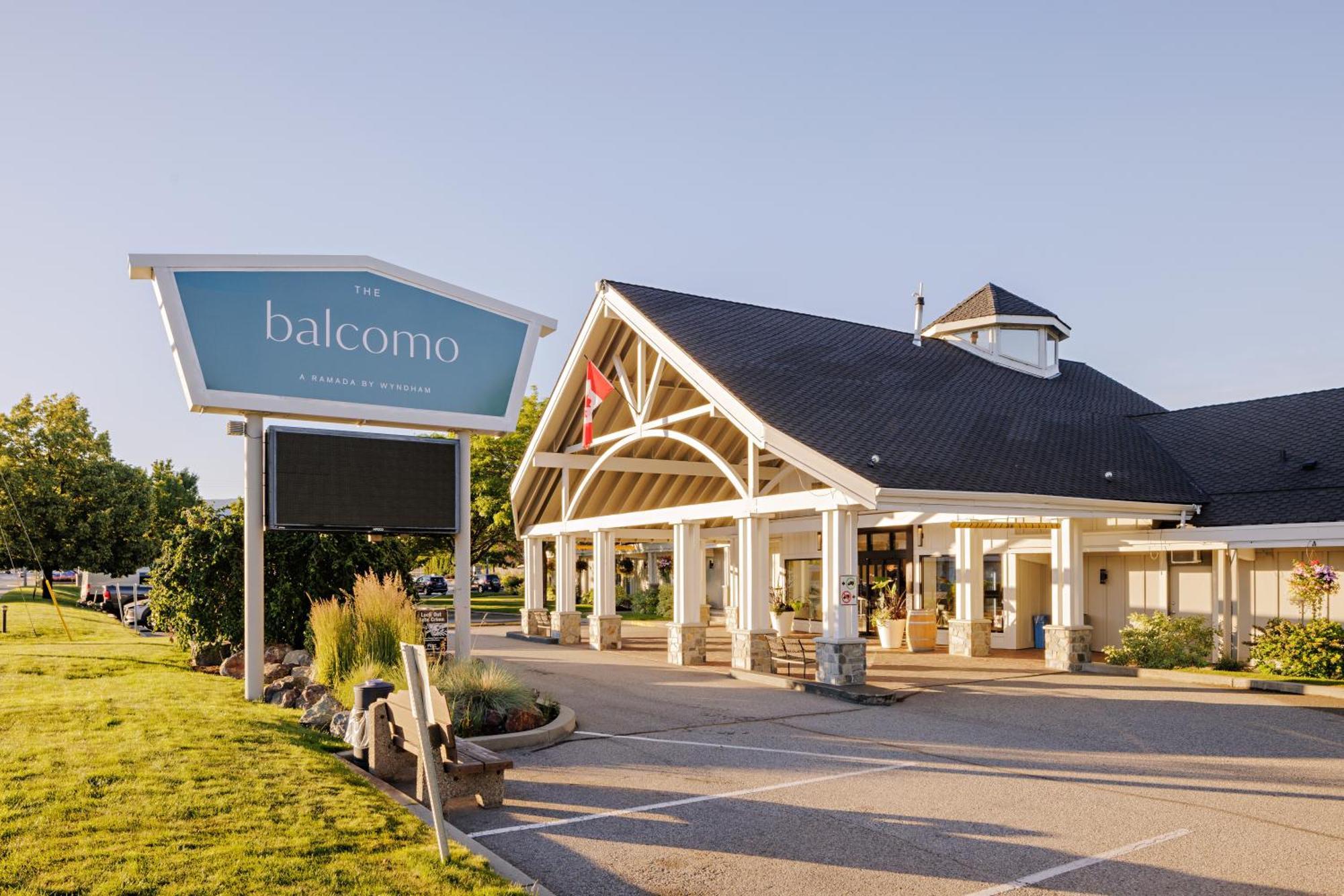 Balcomo, A Ramada By Wyndham Penticton Exteriér fotografie