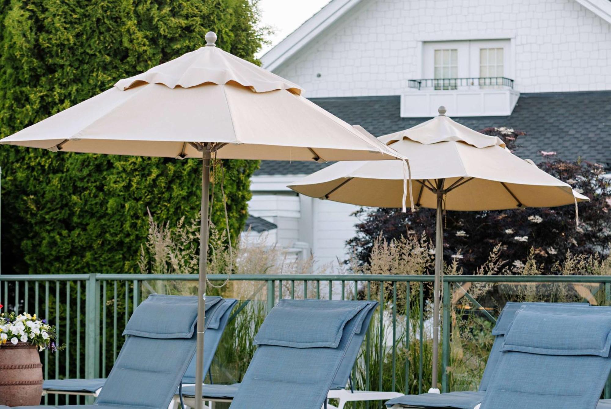 Balcomo, A Ramada By Wyndham Penticton Exteriér fotografie