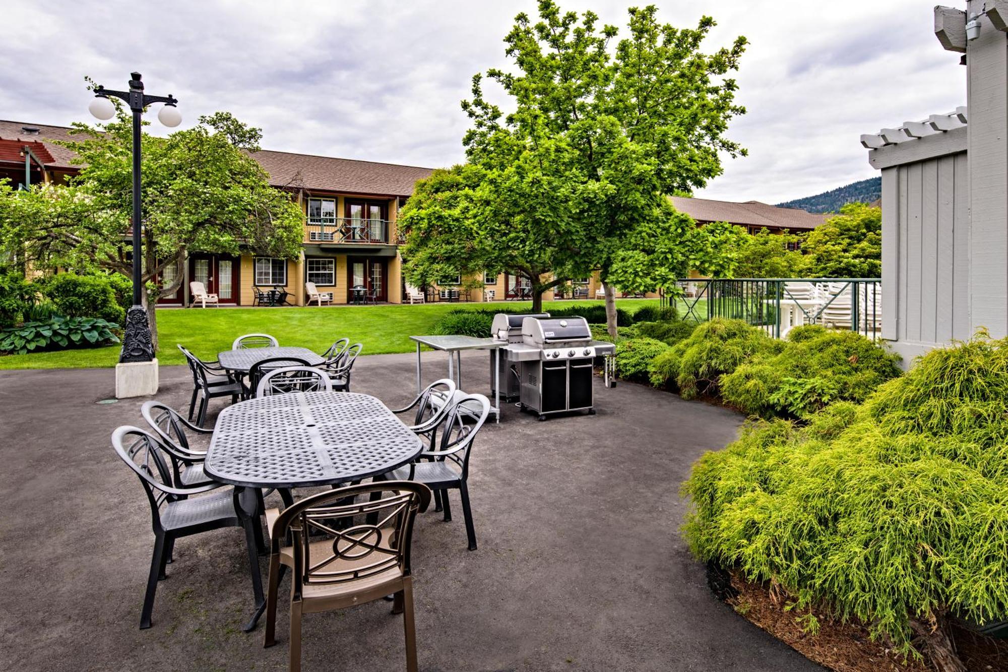 Balcomo, A Ramada By Wyndham Penticton Exteriér fotografie